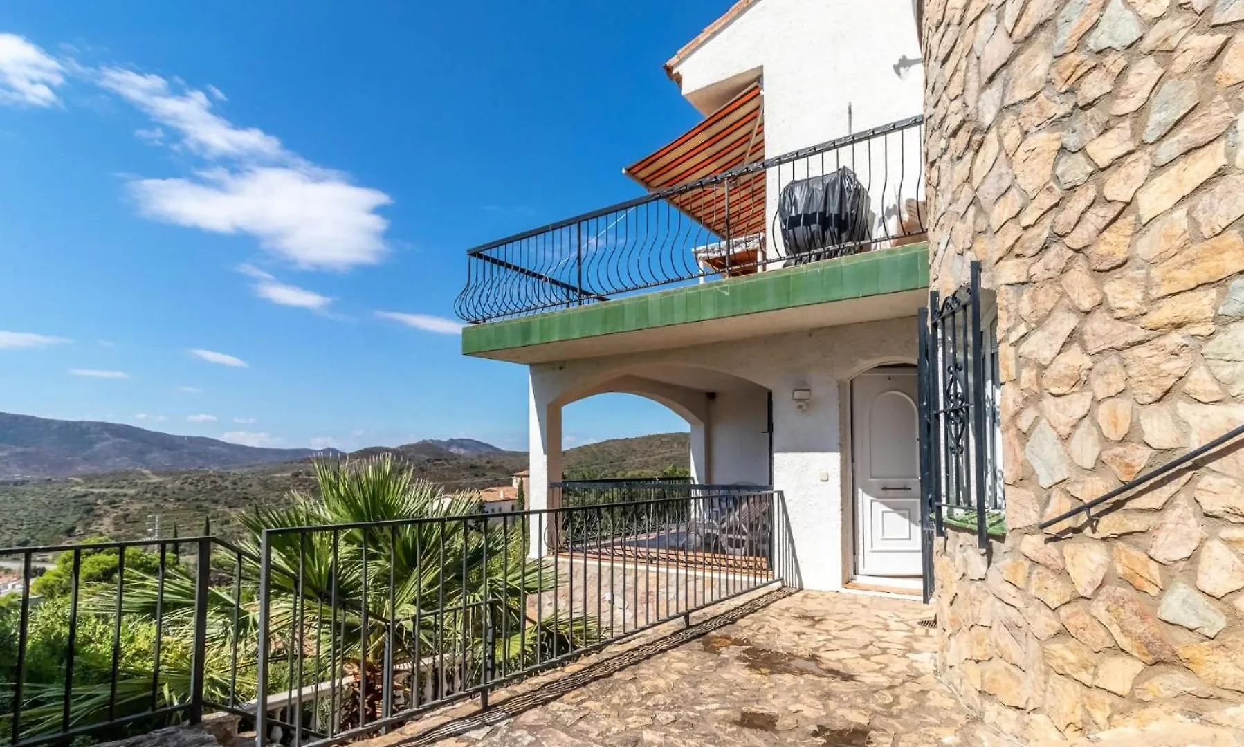 Grifeu 11 Apartamento Con Terraza Y Vista Al Mar Llanca 0*,
